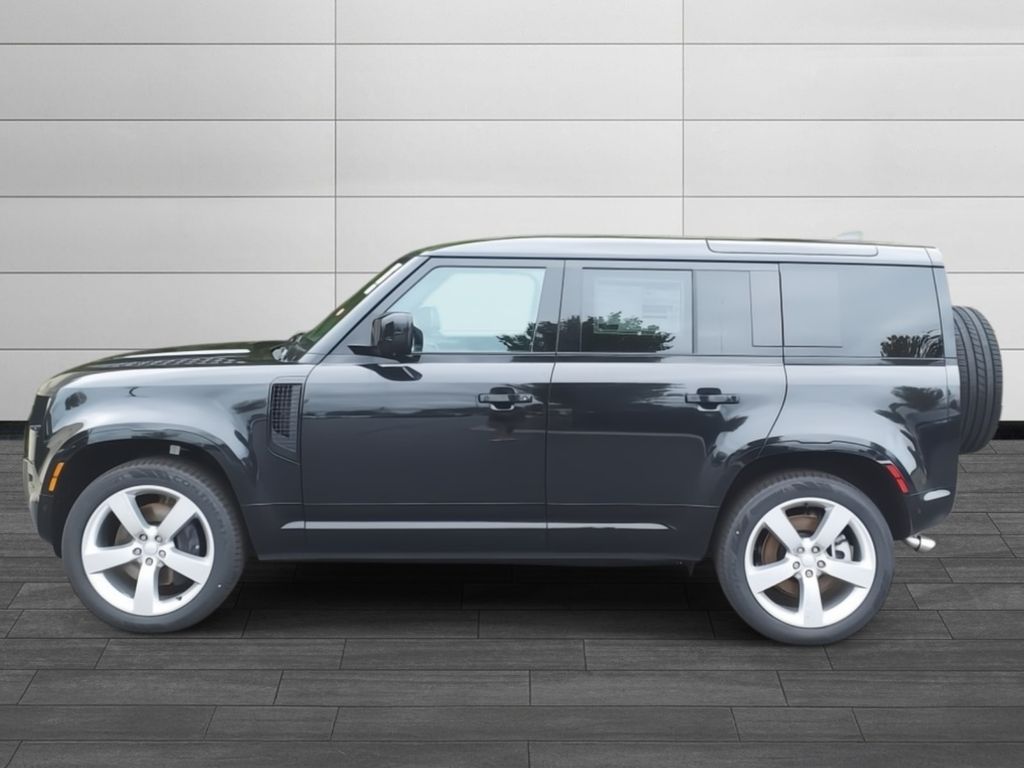 2025 Land Rover Defender 110 X-Dynamic SE photo 2