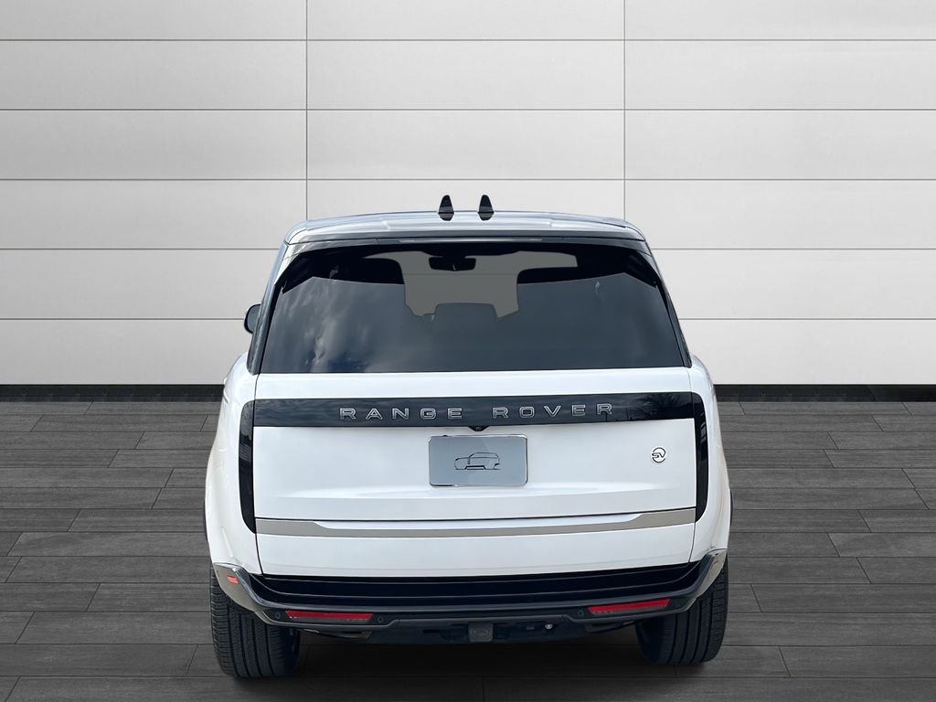 2023 Land Rover Range Rover SV photo 3