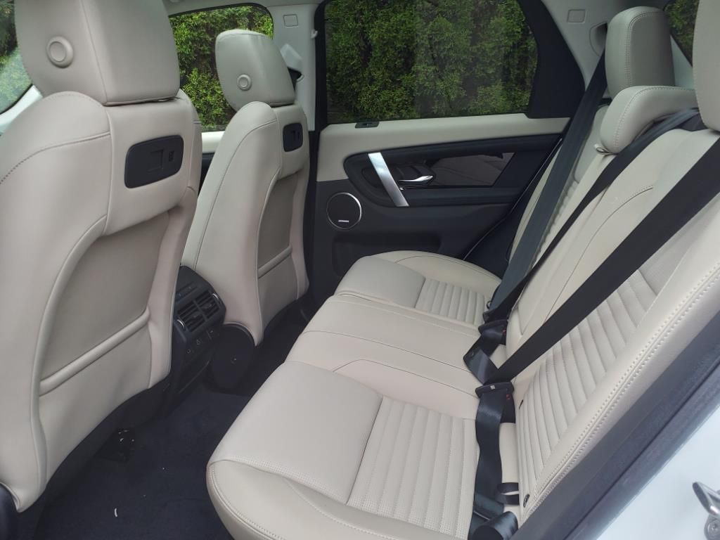 2025 Land Rover Discovery Sport S photo 4