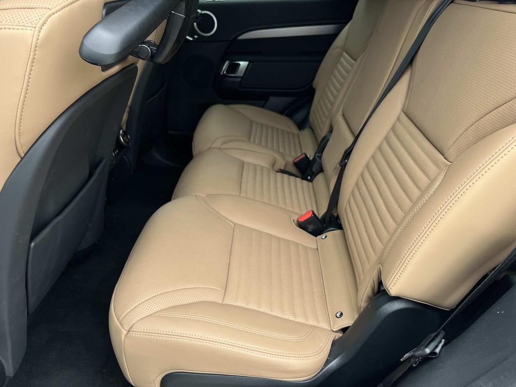 2026 Land Rover Discovery Gemini Edition - Photo 10