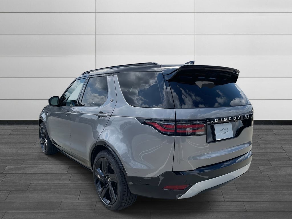 2025 Land Rover Discovery Metropolitan Edition photo 3