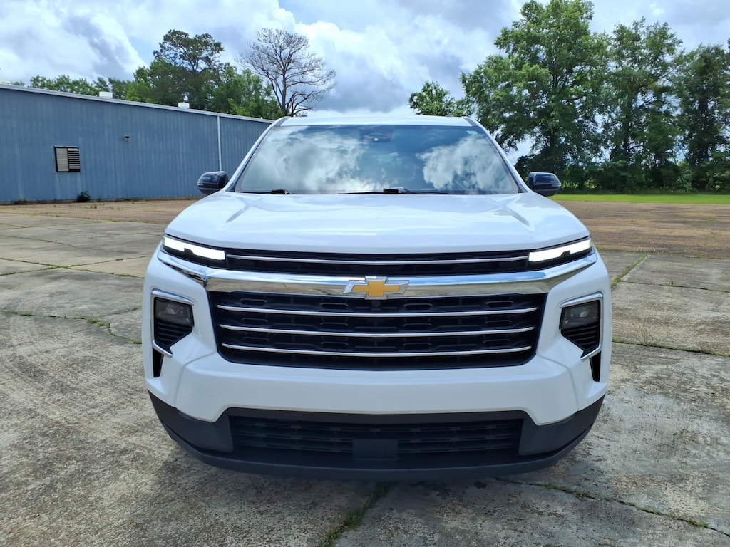 Used 2025 Chevrolet Traverse LT SUV