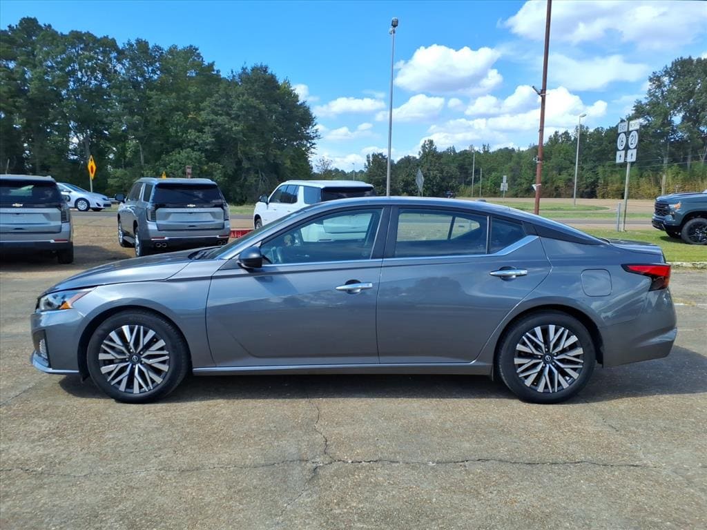 2024 Nissan Altima SV