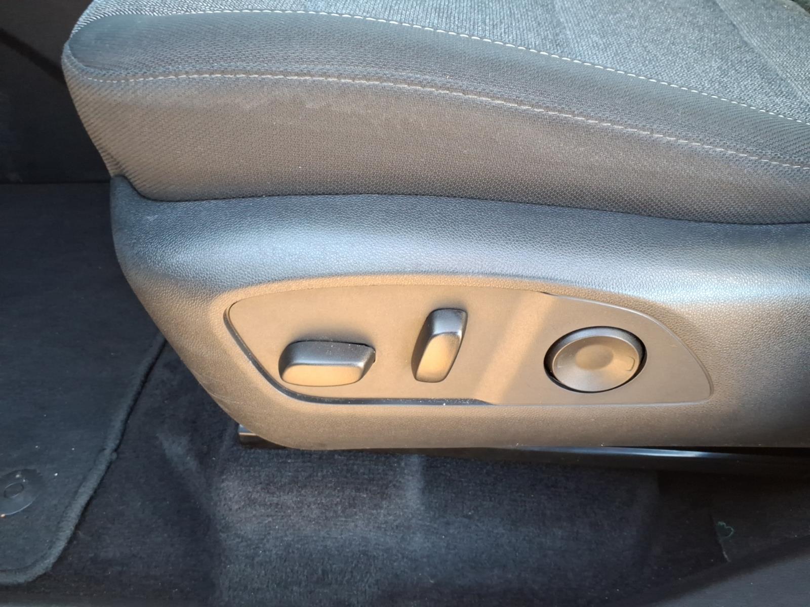 2025 GMC Acadia Elevation - Photo 9