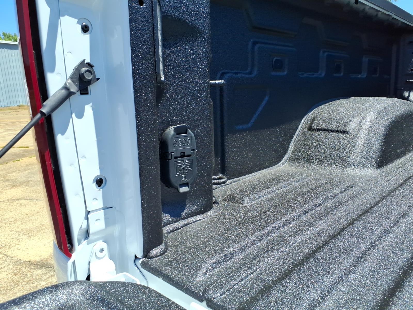 2026 Chevrolet Silverado 2500 HD Custom - Photo 6