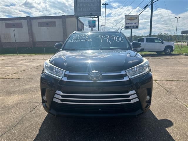 Used 2017 Toyota Highlander XLE with VIN 5TDKZRFH3HS526440 for sale in Philadelphia, MS