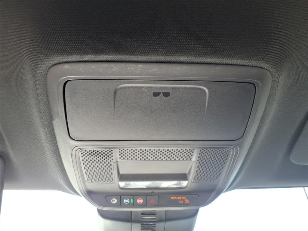 2025 GMC Acadia Elevation - Photo 16