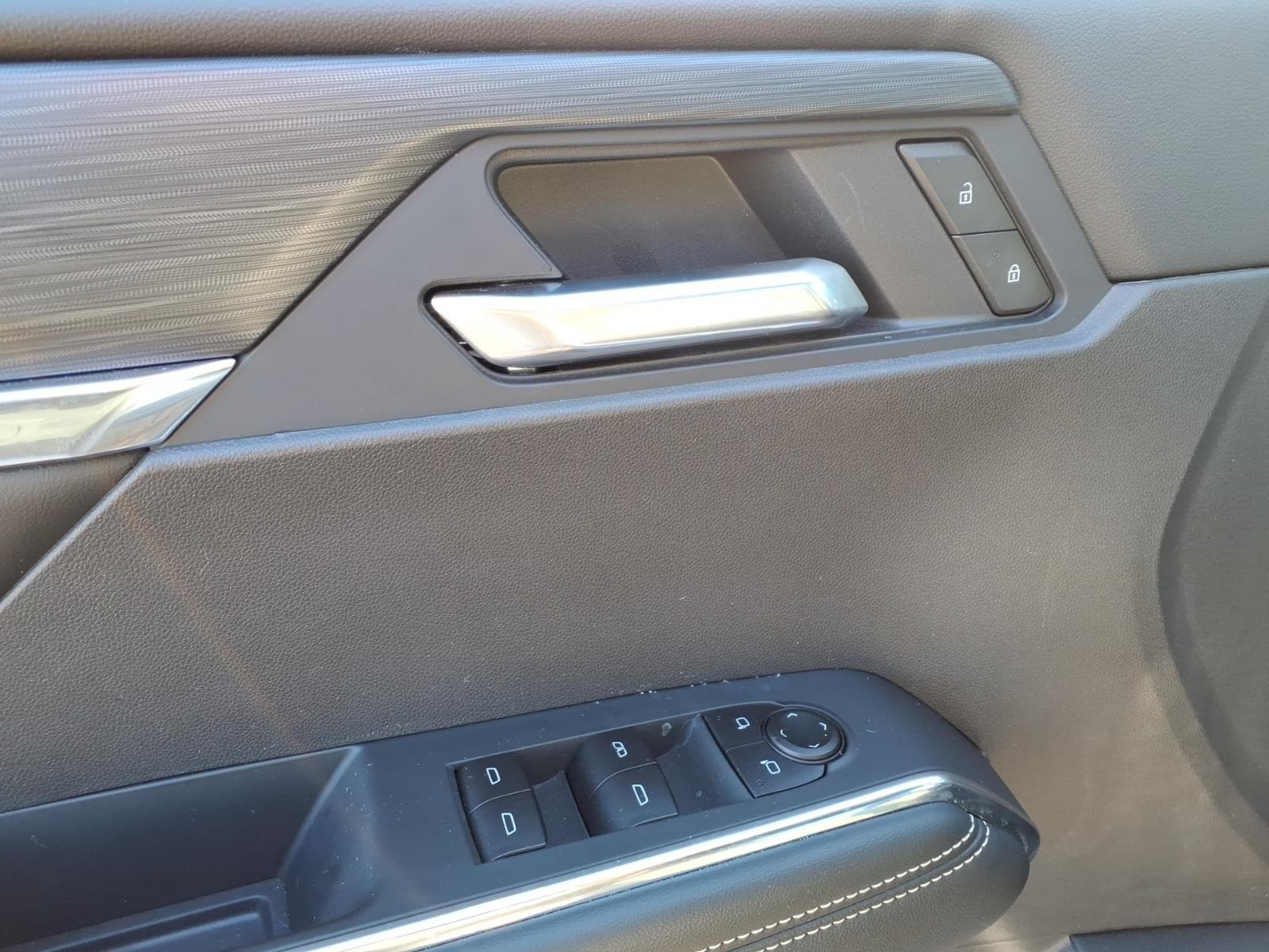 2025 GMC Acadia Elevation - Photo 8