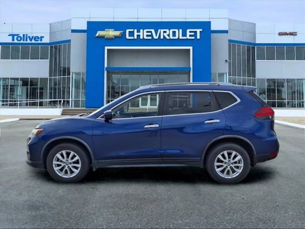 Used 2017 Nissan Rogue SV SUV