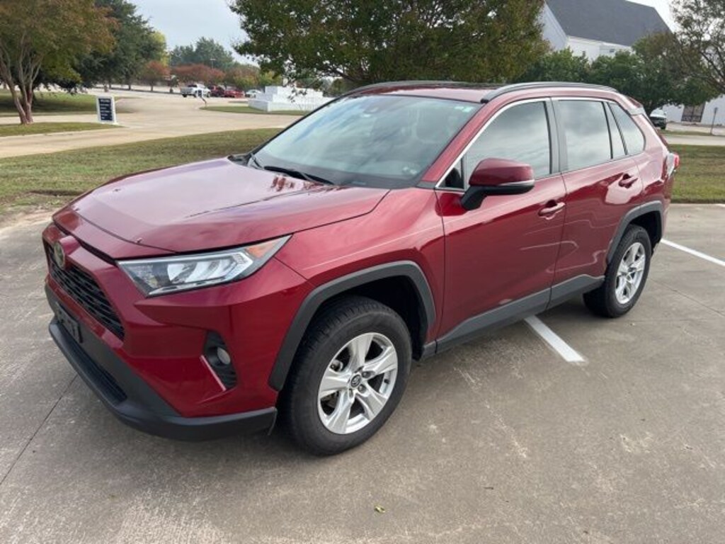 Used 2020 Toyota RAV4 XLE SUV