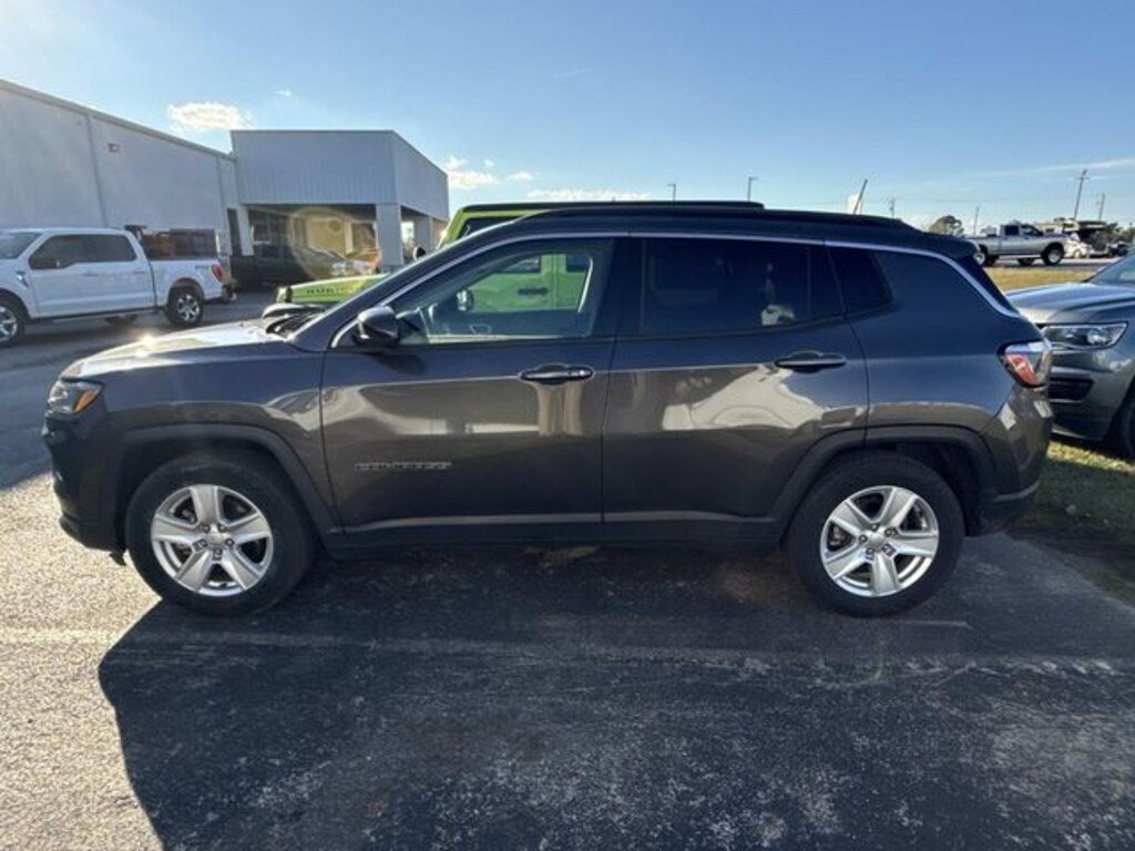 Used 2022 Jeep Compass Latitude SUV