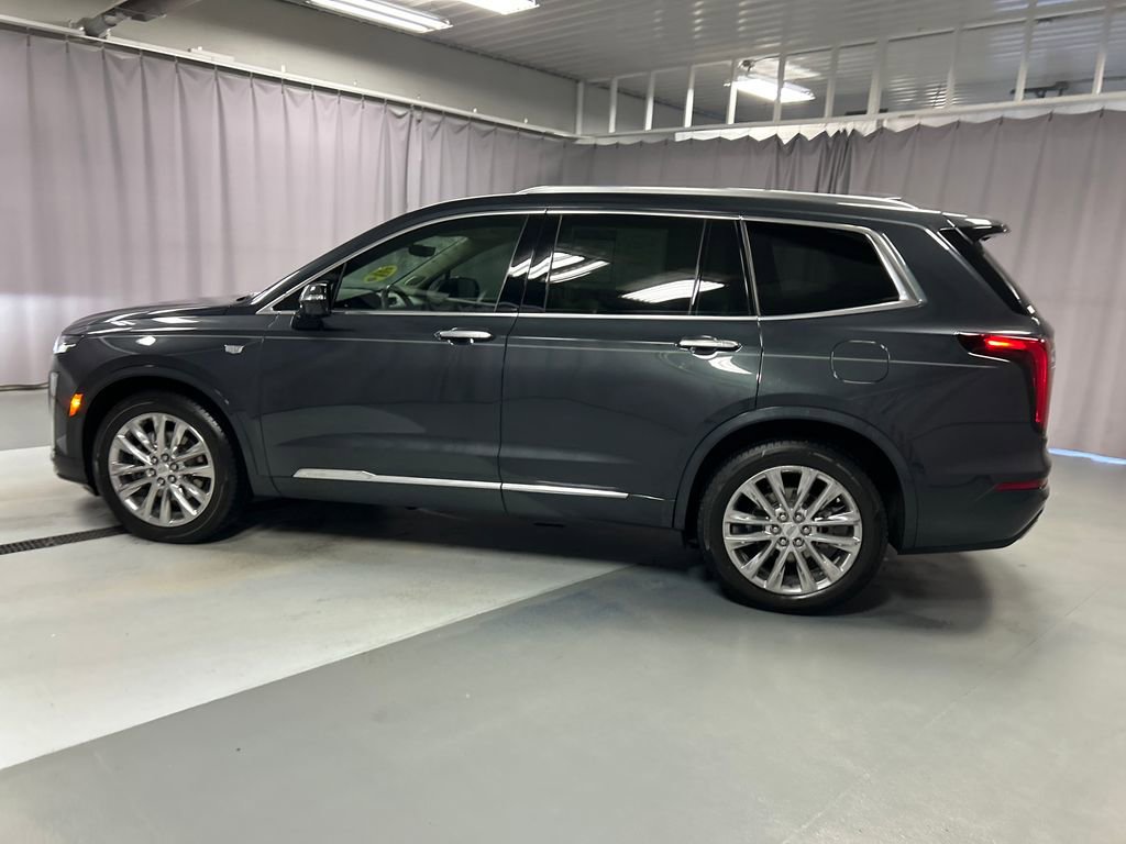 2021 Cadillac XT6 Premium Luxury photo 3