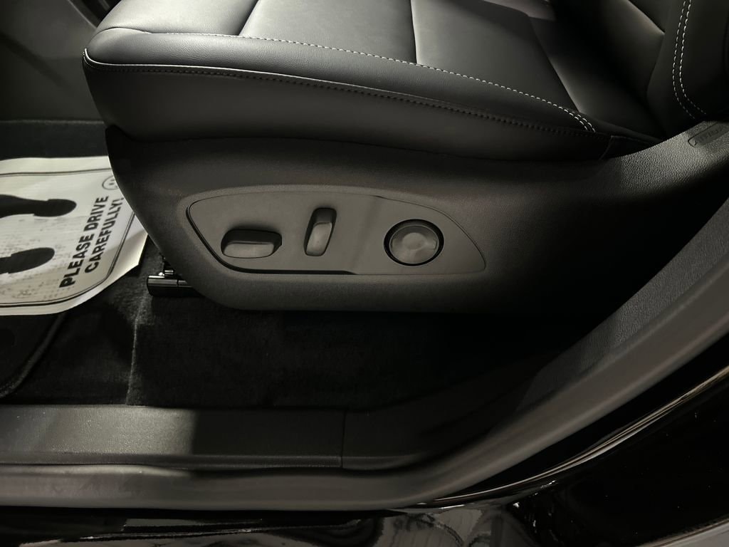 2026 GMC Acadia Elevation - Photo 11