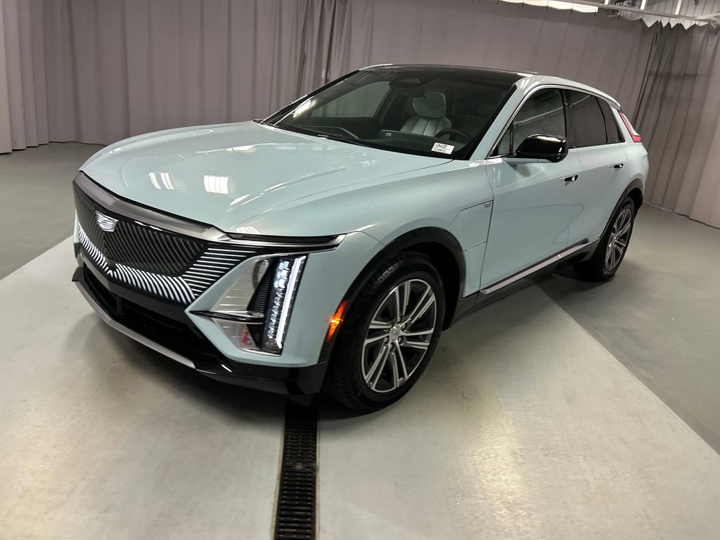 2024 Cadillac Lyriq Luxury photo 3