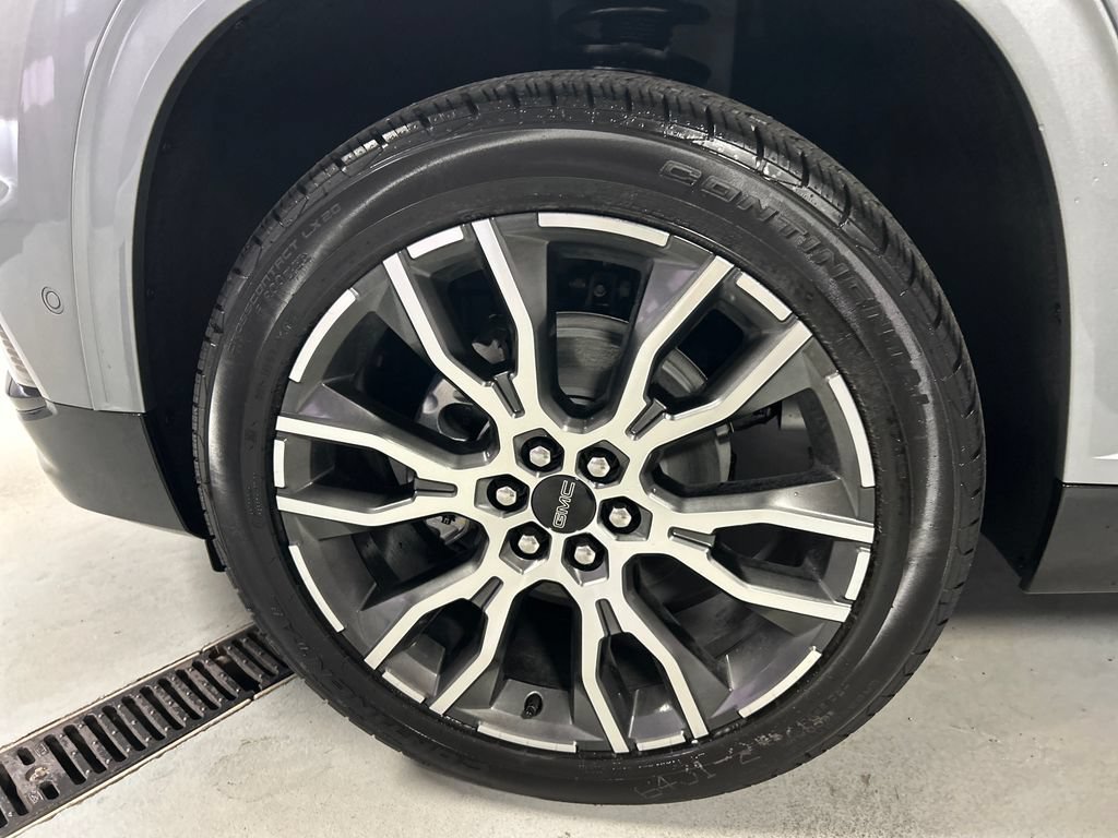 2026 GMC Acadia Denali Ultimate - Photo 9