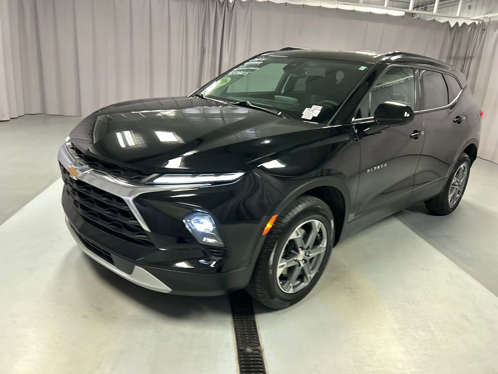 2024 Chevrolet Blazer 2LT photo 2