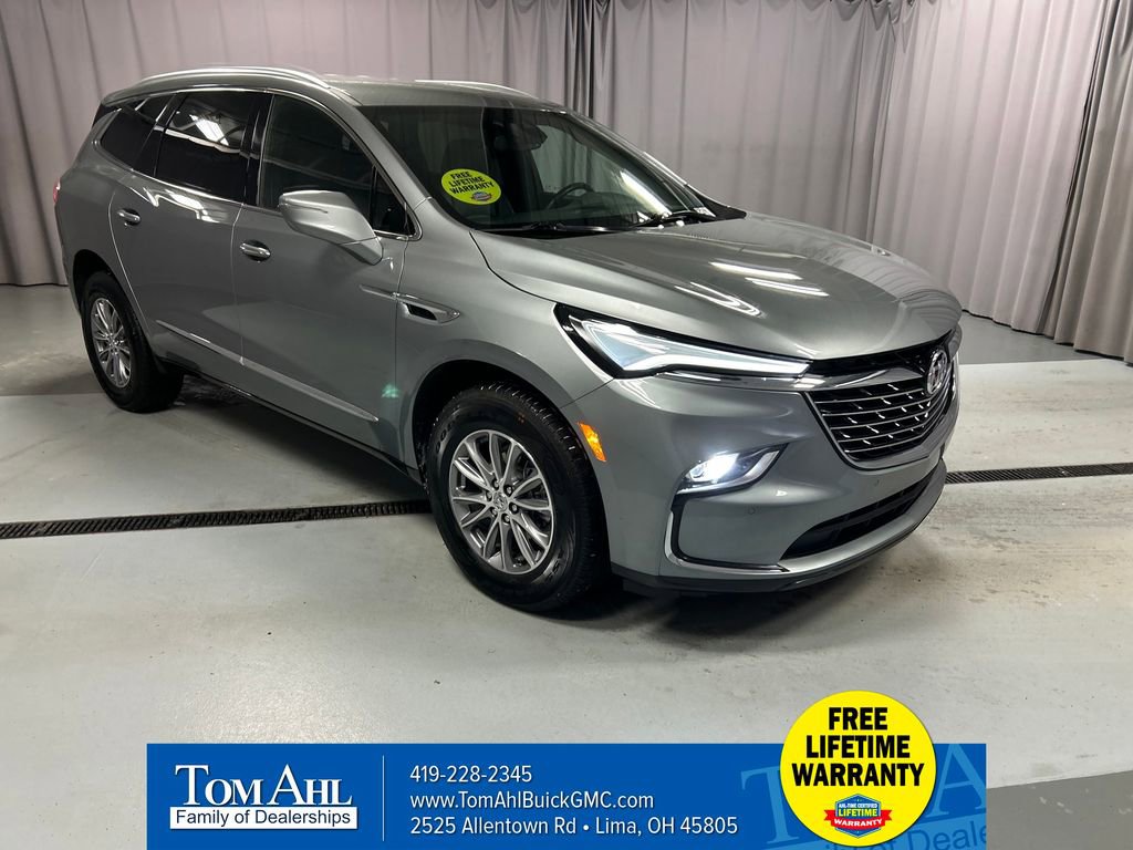 2023 Buick Enclave Essence's photo