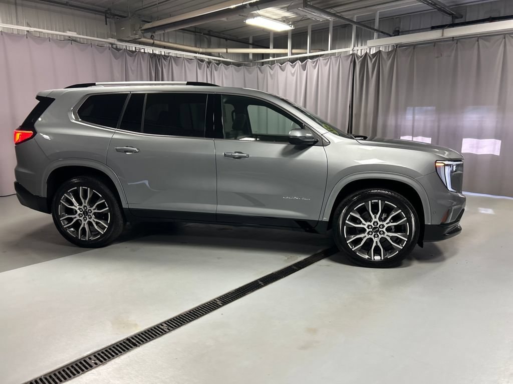 2026 GMC Acadia Denali Ultimate - Photo 8