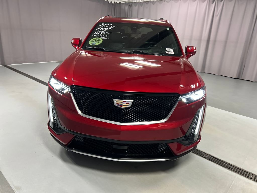 2023 Cadillac XT6 Sport photo 2