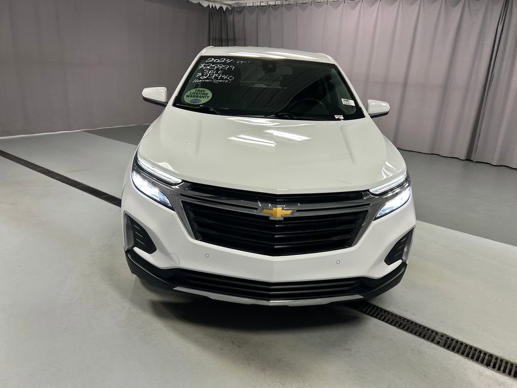 2024 Chevrolet Equinox LT photo 2