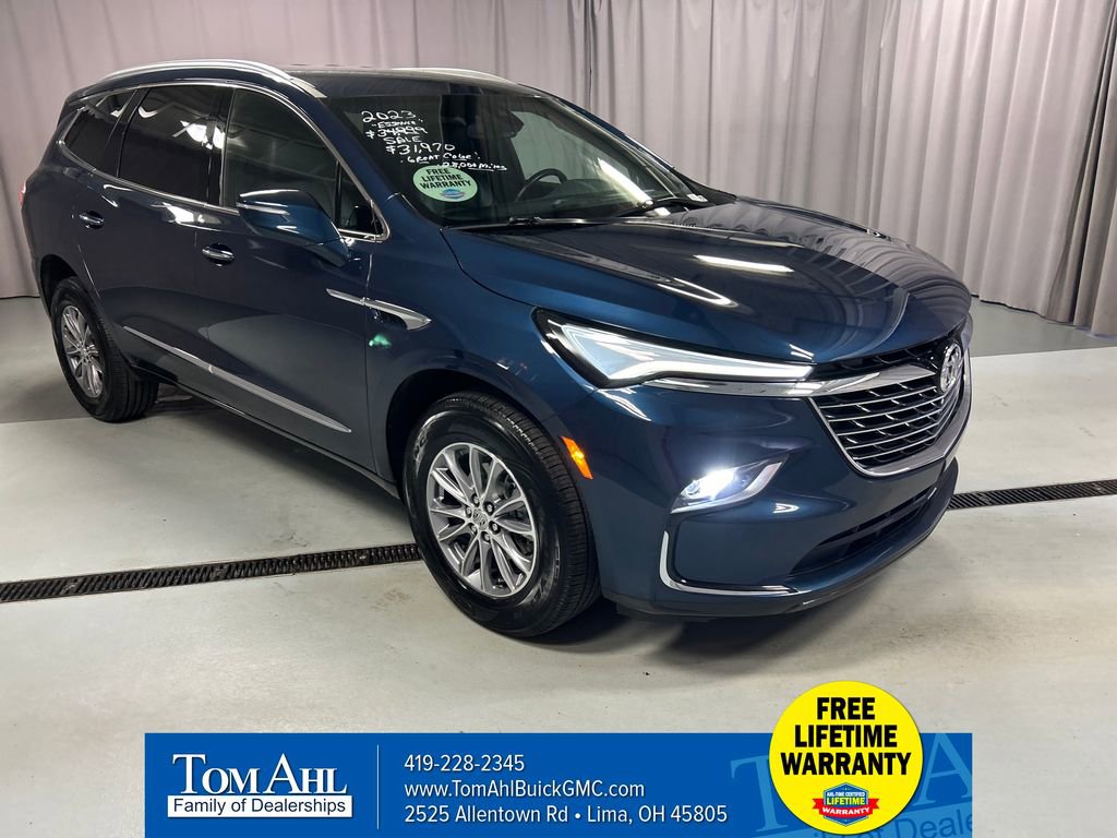 2023 Buick Enclave Essence's photo