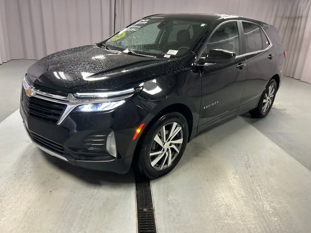 2024 Chevrolet Equinox LT photo 3