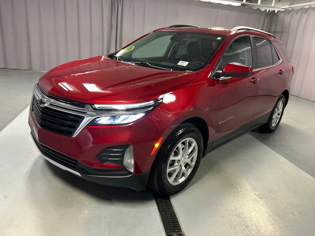 2024 Chevrolet Equinox LT photo 3
