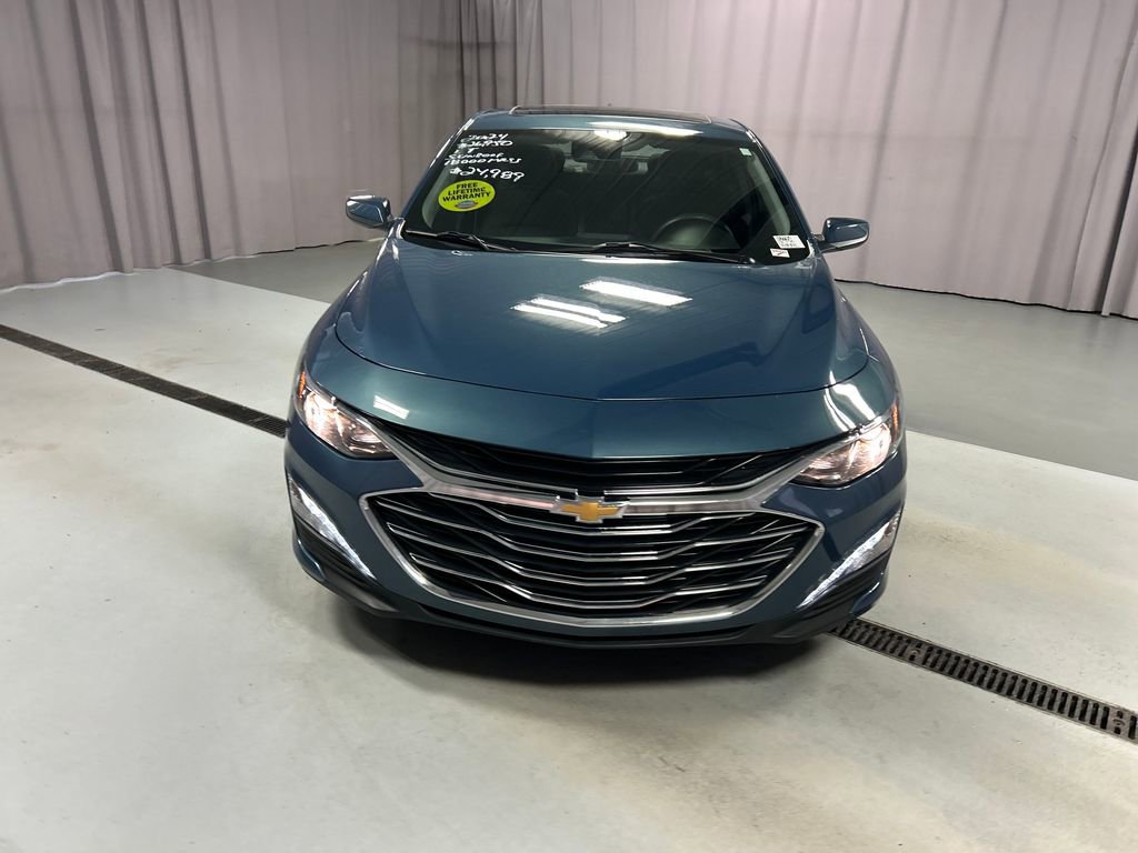 2024 Chevrolet Malibu 1LT photo 2