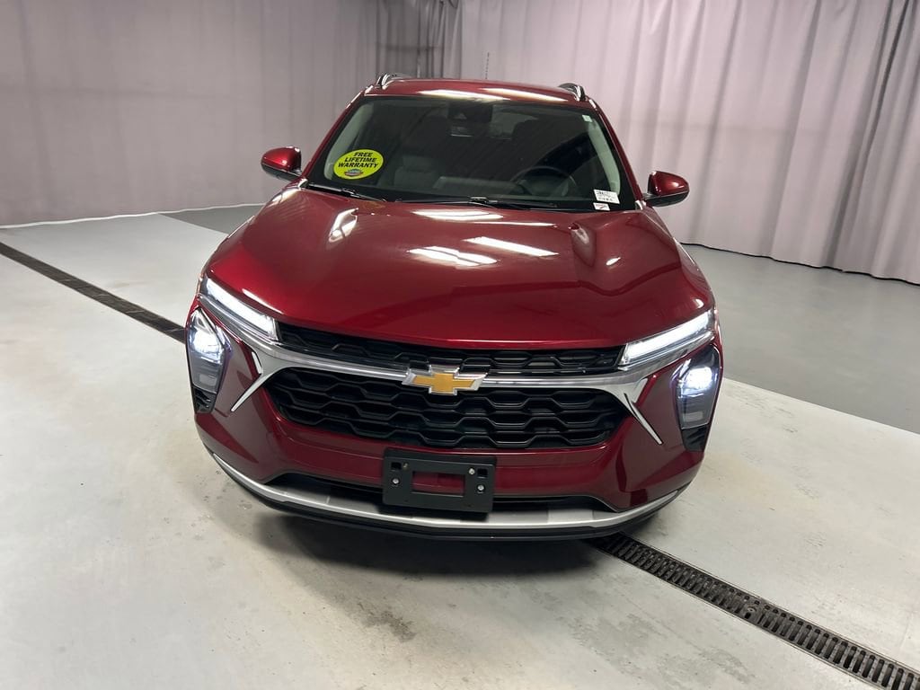 Used 2025 Chevrolet Trax LT SUV