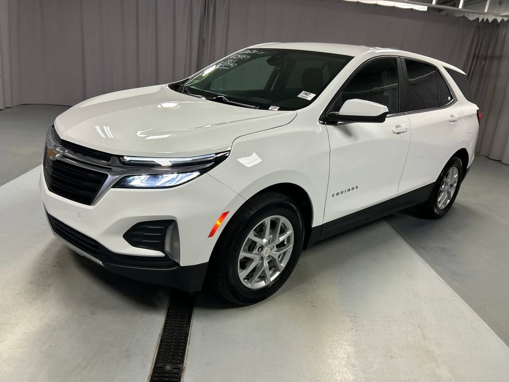 2024 Chevrolet Equinox LT photo 3