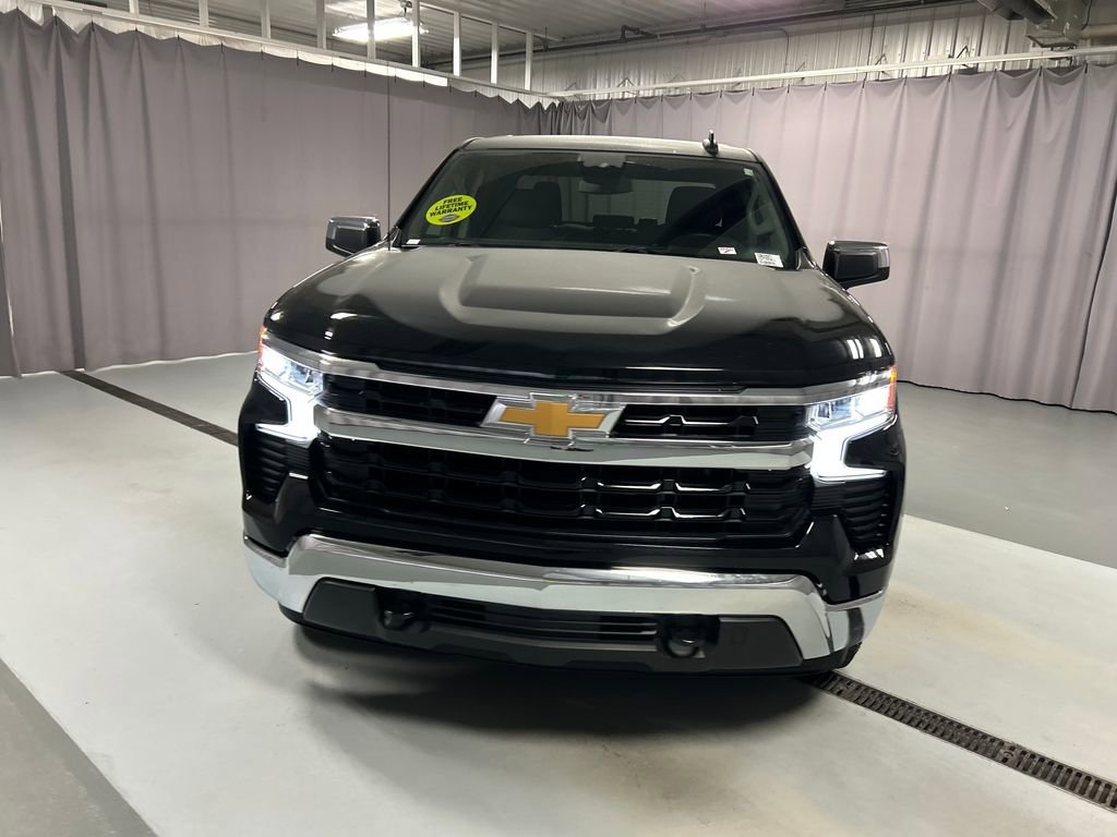 2024 Chevrolet Silverado 1500 LT photo 2