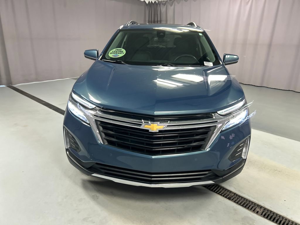 2024 Chevrolet Equinox LT photo 2