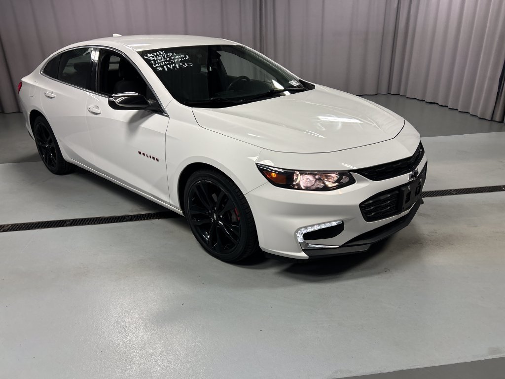 Used 2018 Chevrolet Malibu 1LT with VIN 1G1ZD5ST9JF240686 for sale in Lima, OH