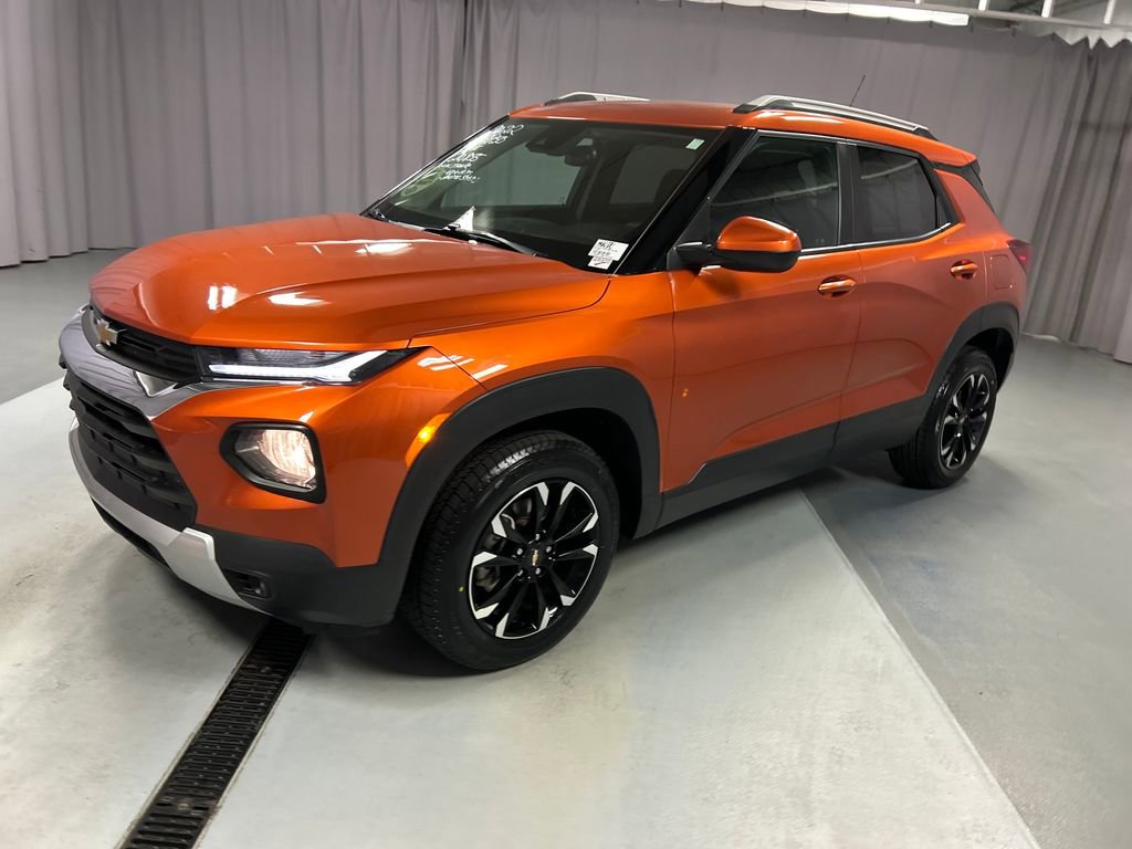 2022 Chevrolet Trailblazer LT photo 2