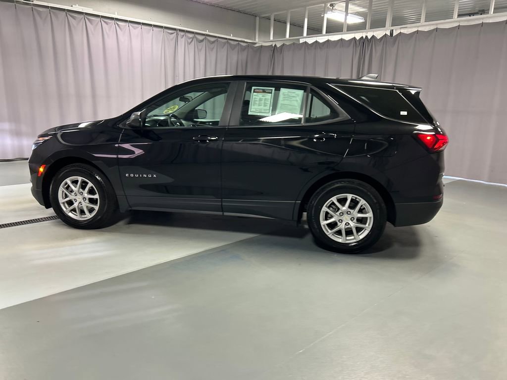 2024 Chevrolet Equinox LS photo 3