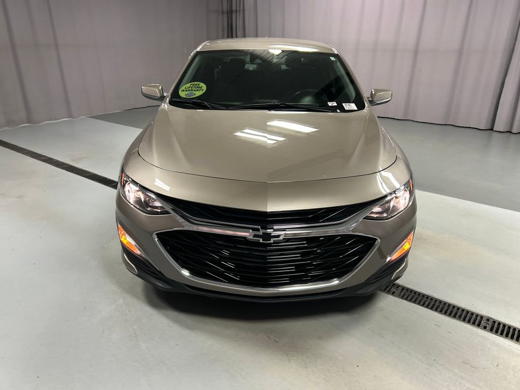 2024 Chevrolet Malibu RS photo 2