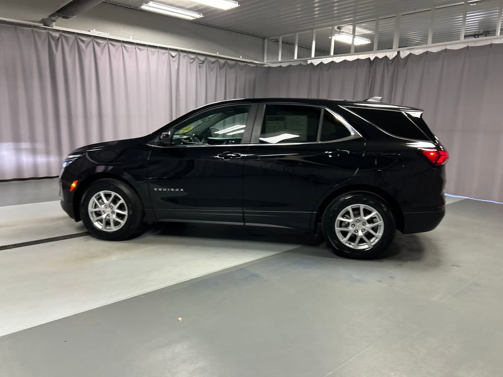 2024 Chevrolet Equinox LT photo 3