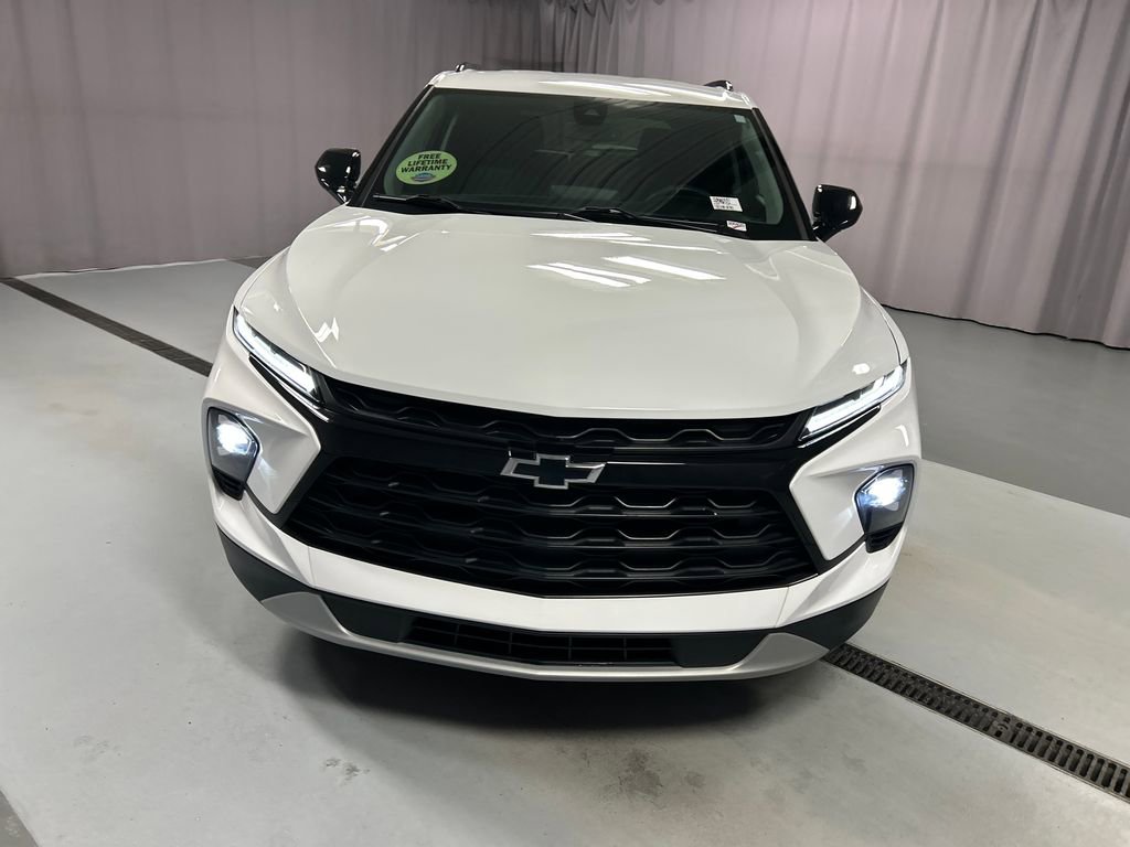 2023 Chevrolet Blazer 2LT photo 2