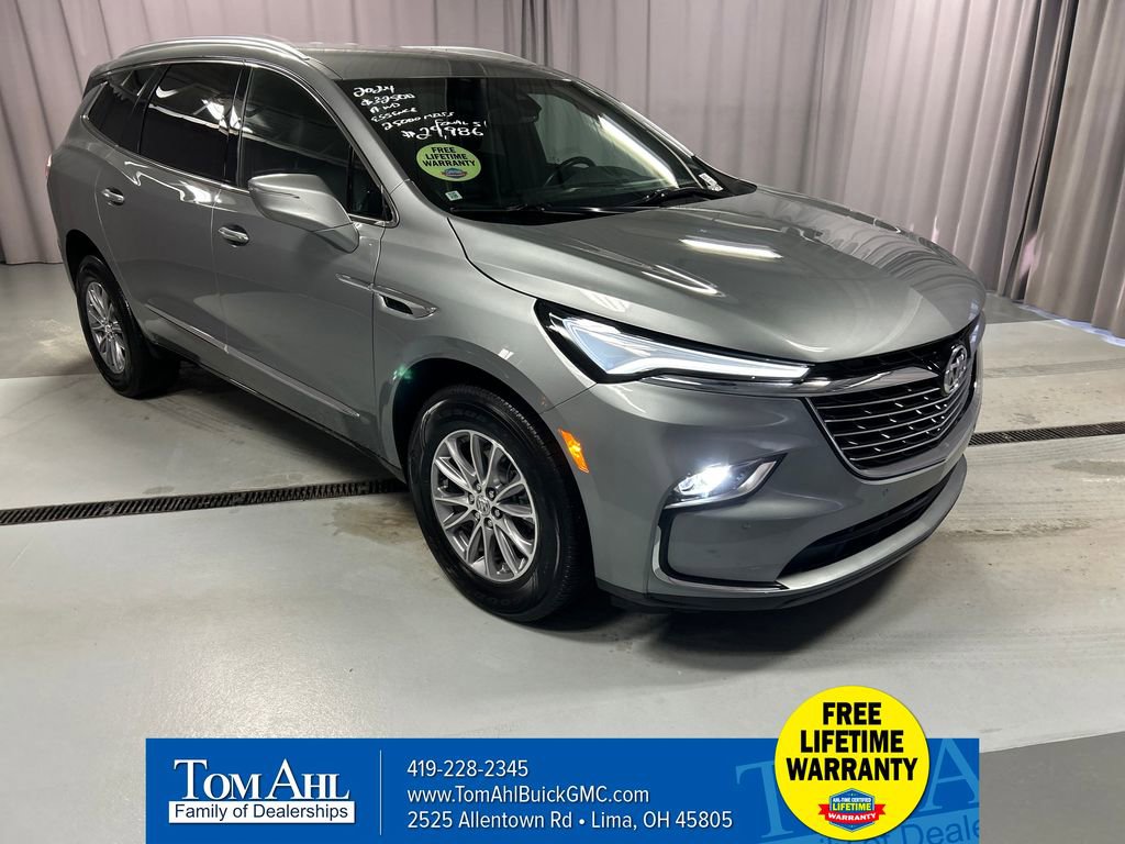 2024 Buick Enclave Essence's photo