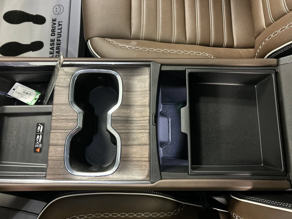 2026 GMC Acadia Denali Ultimate - Photo 18