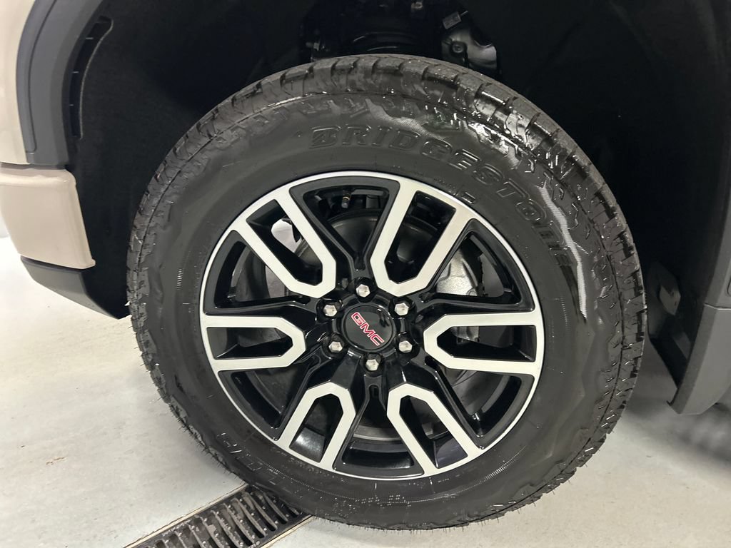 2026 GMC Sierra 1500 AT4 - Photo 9