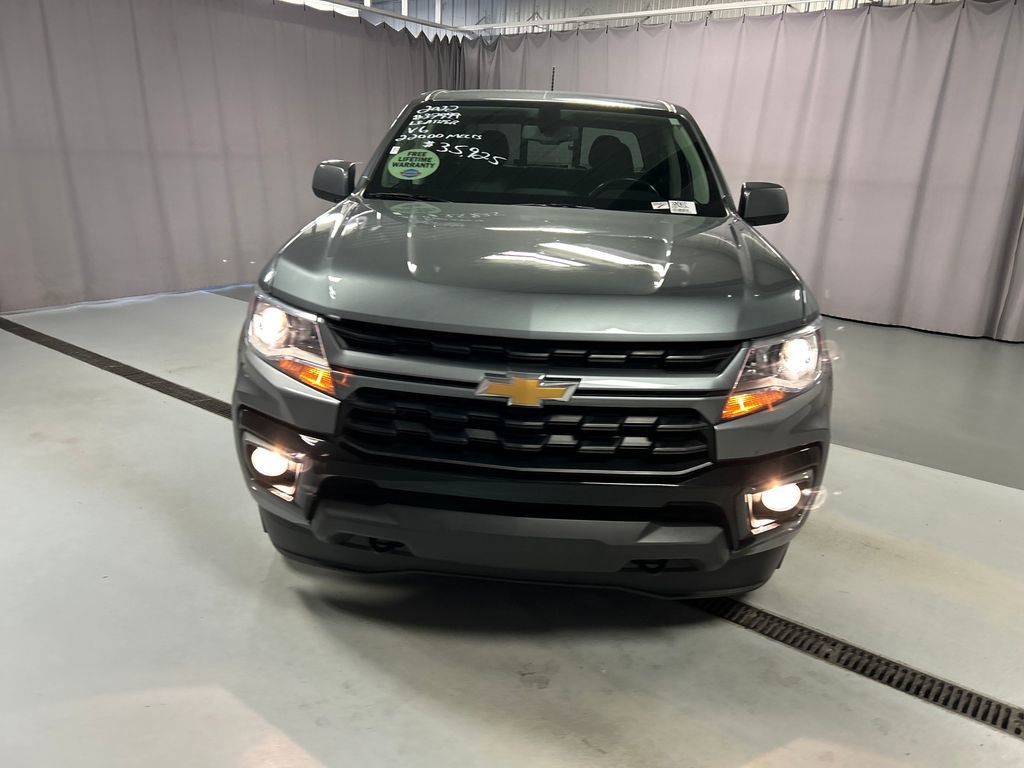 2022 Chevrolet Colorado LT photo 2