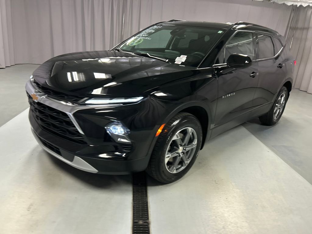 2023 Chevrolet Blazer 2LT photo 2
