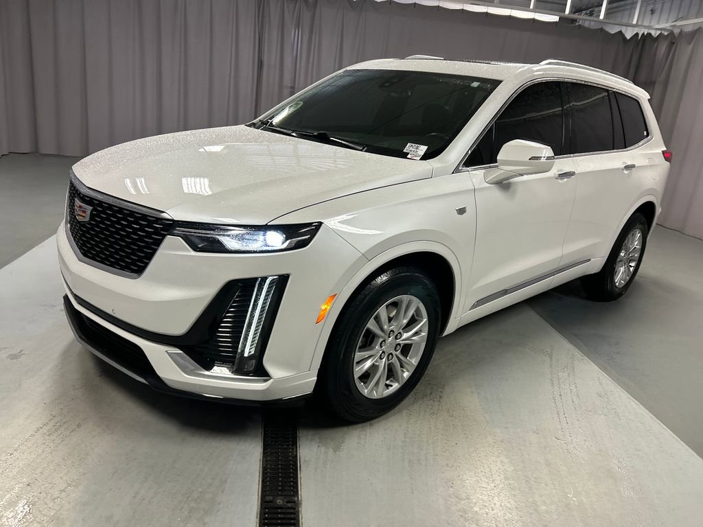 2023 Cadillac XT6 Luxury photo 3