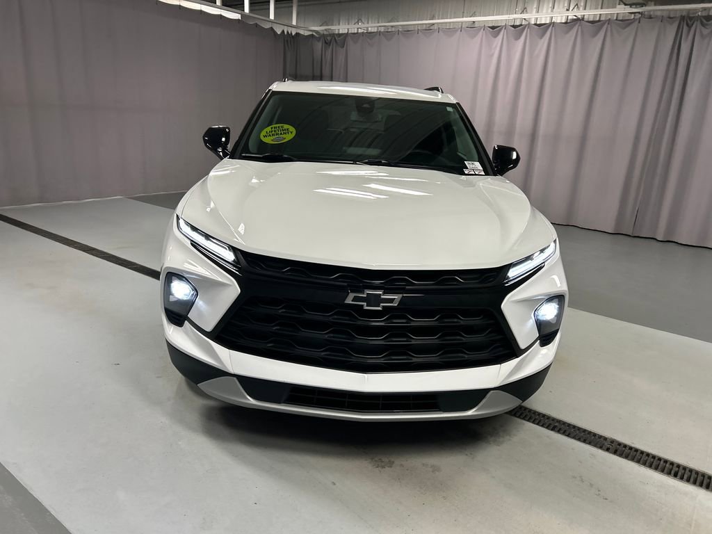 2024 Chevrolet Blazer 2LT photo 2
