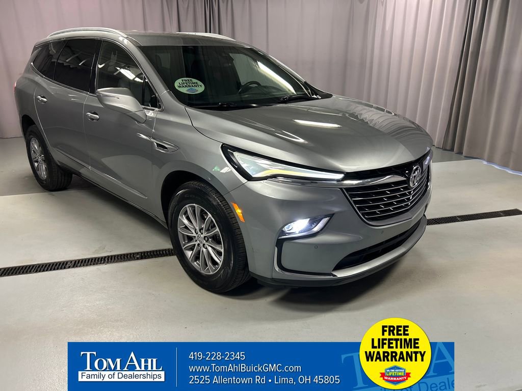 2023 Buick Enclave Essence AWD's photo