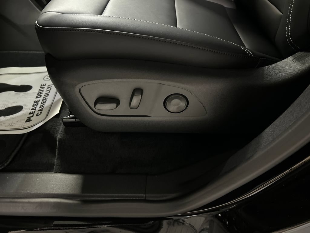2026 GMC Acadia Elevation - Photo 11