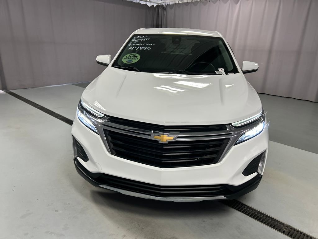2022 Chevrolet Equinox LT photo 2