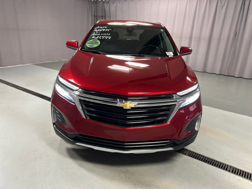 2024 Chevrolet Equinox LT photo 2