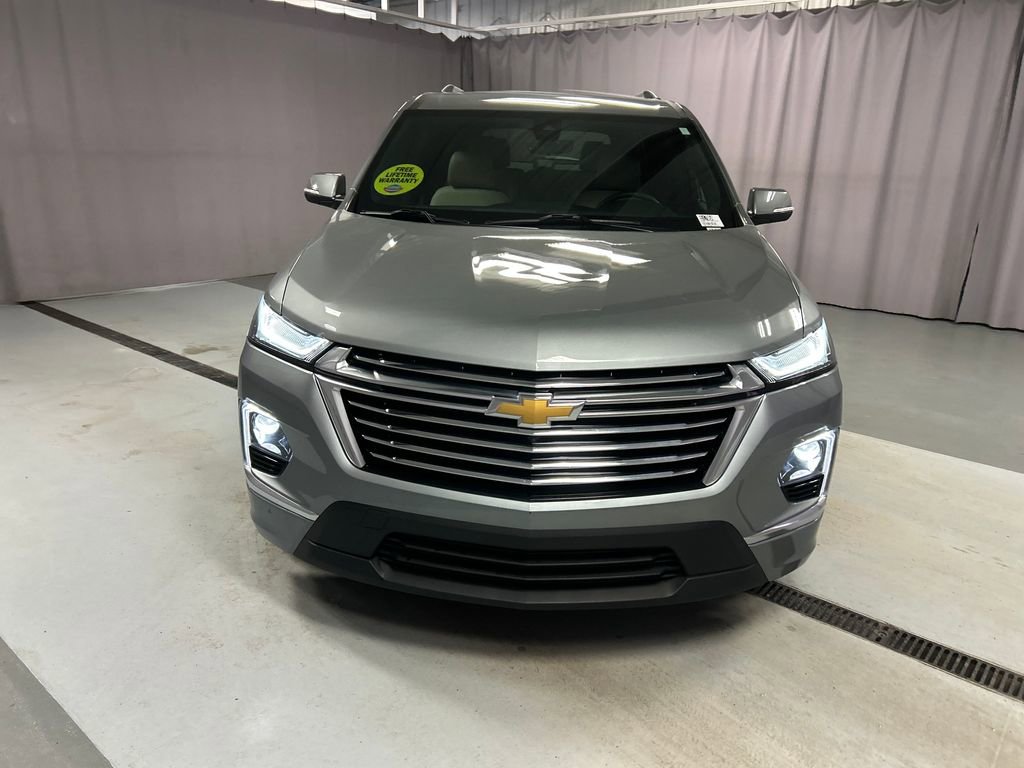 2023 Chevrolet Traverse Premier photo 2